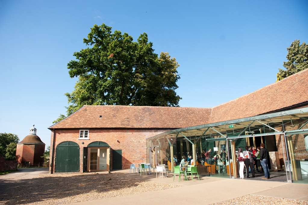 Chicheley Hall Экстерьер фото