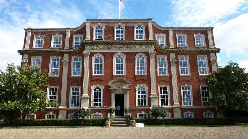 Chicheley Hall Экстерьер фото