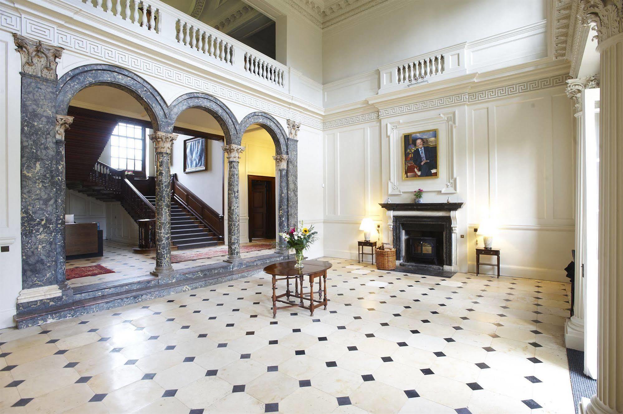 Chicheley Hall Экстерьер фото