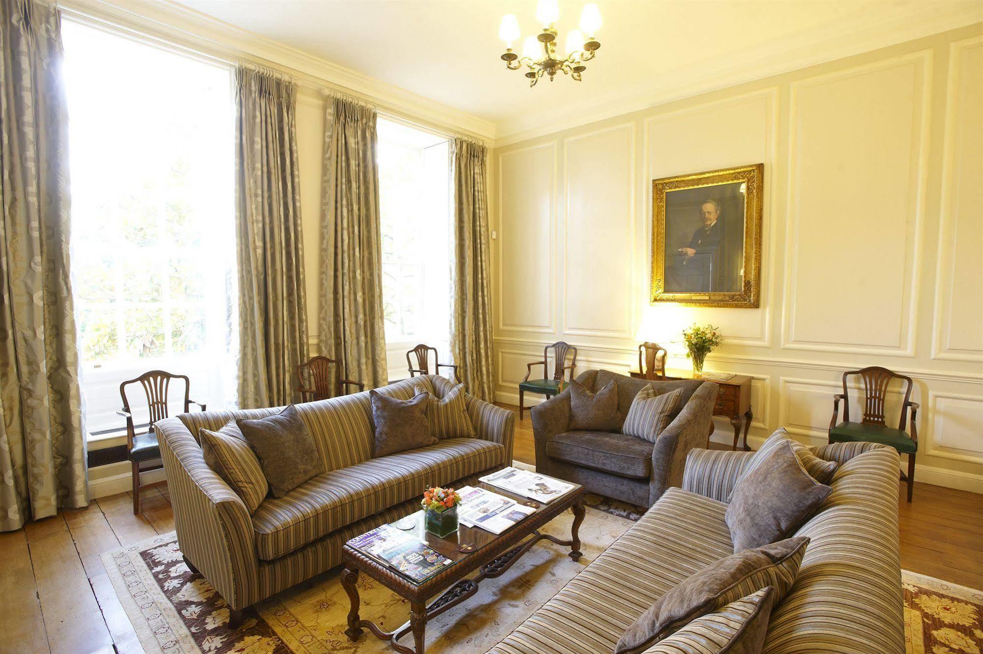 Chicheley Hall Экстерьер фото